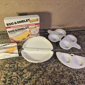 Nordic Ware Egg & Omelet Wave Microwave Cooker - White